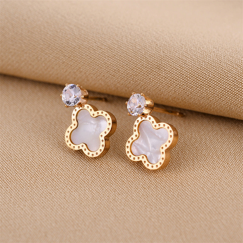 18K Gold Exquisite Four-leaf Clover Earrings